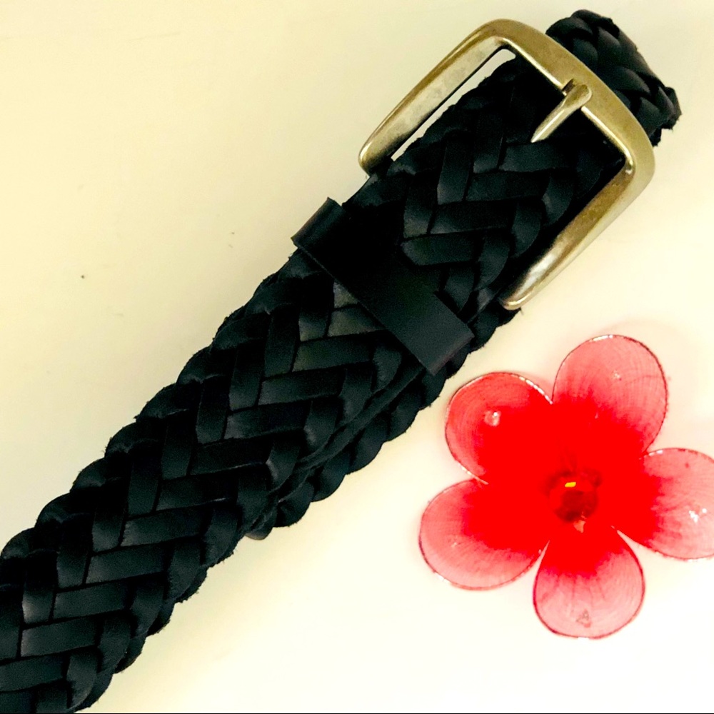 Men’s NWT genuine leather belt-Target